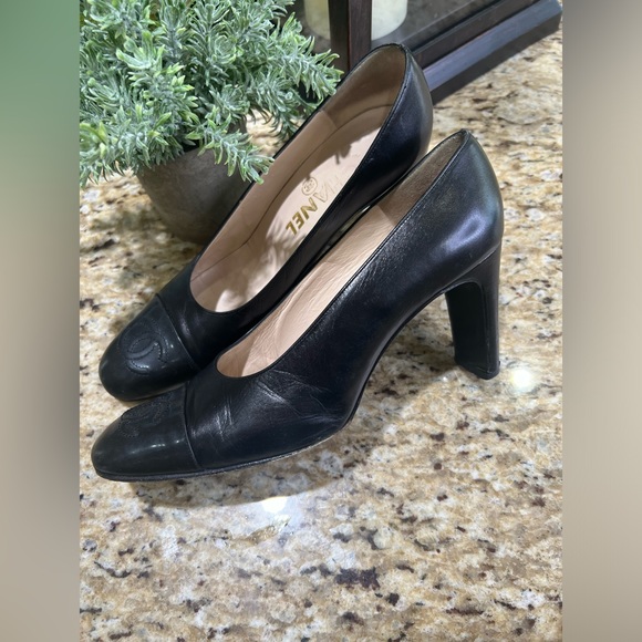CHANEL Black Leather Square Toe Interlocking CC Block Heel Pumps 37.5 - Picture 1 of 12